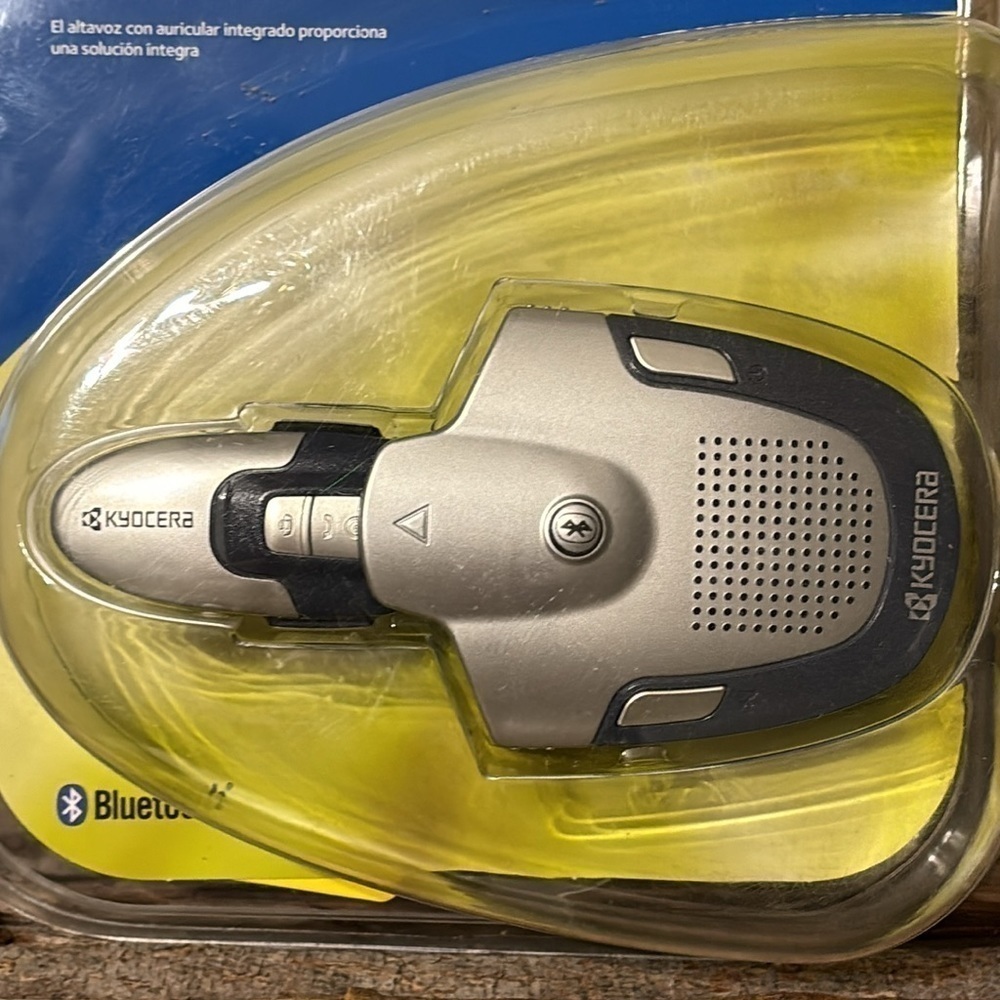 Kyocera Wireless Portable Speaker with Headset AND BLUETOOTH - Picture 2 of 11